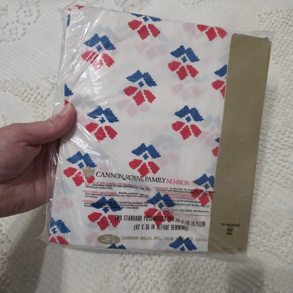 Vintage Cannon Royal Family Pillowcases Standard‎ Red White Blue Floral Pillows